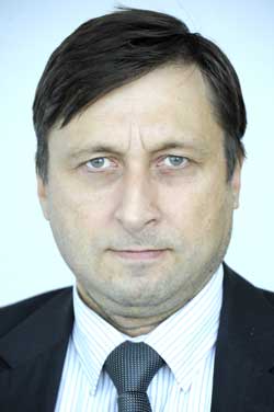 Profesor Piotr Niedzielski